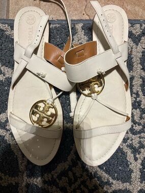 Tory Burch White Leather Logo Medallion Sandals 8